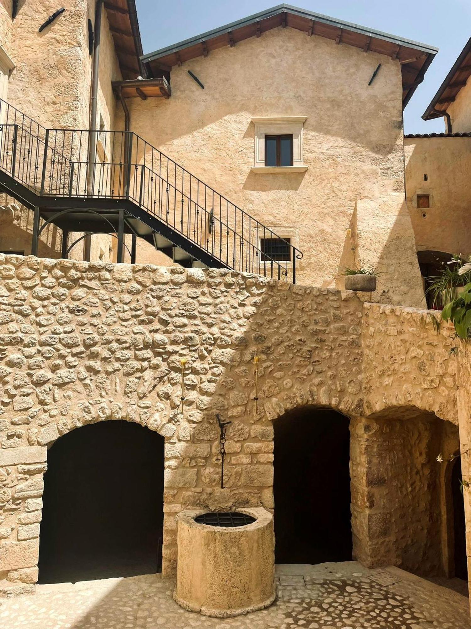 Palazzo Pirro Dimora Storica Bed & Breakfast Acciano Dış mekan fotoğraf